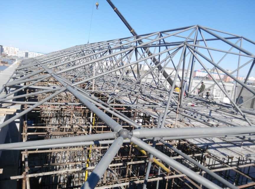阿克苏商贸城屋顶网架工程